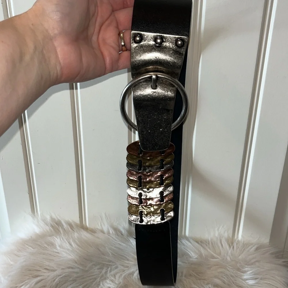 Super cute unique statement belt hammered metallic black leather belt Chicos S/M
